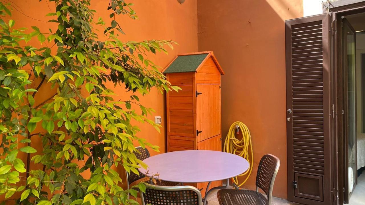 רומא Rione Monti Studio Apt With Private Garden מראה חיצוני תמונה
