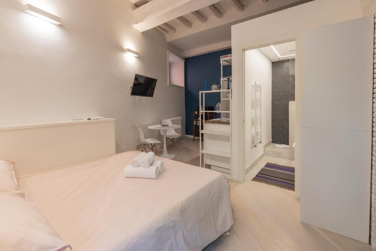רומא Rione Monti Studio Apt With Private Garden מראה חיצוני תמונה