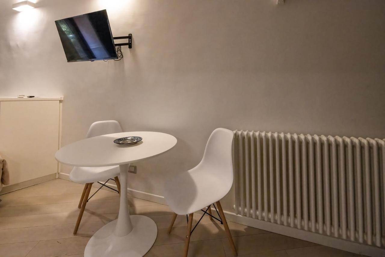 רומא Rione Monti Studio Apt With Private Garden מראה חיצוני תמונה
