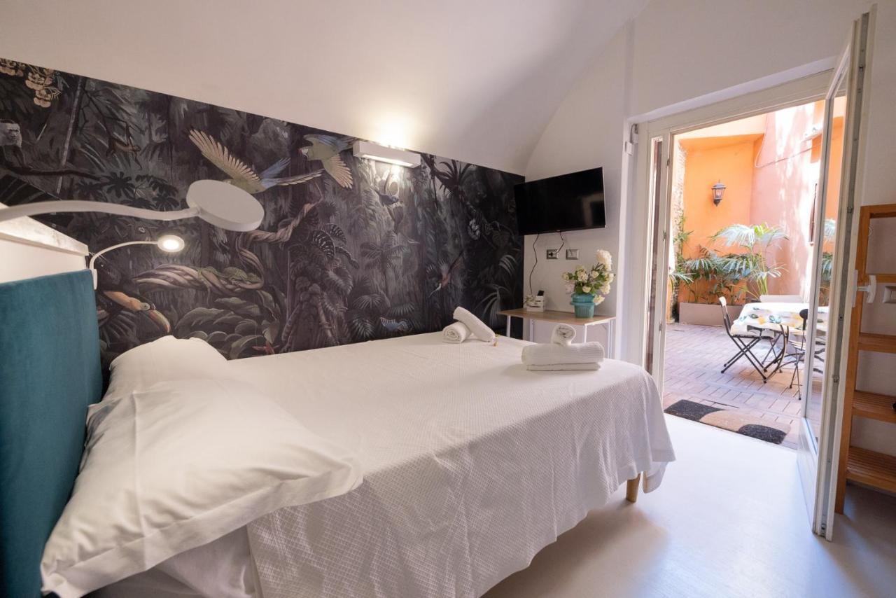 רומא Rione Monti Studio Apt With Private Garden מראה חיצוני תמונה
