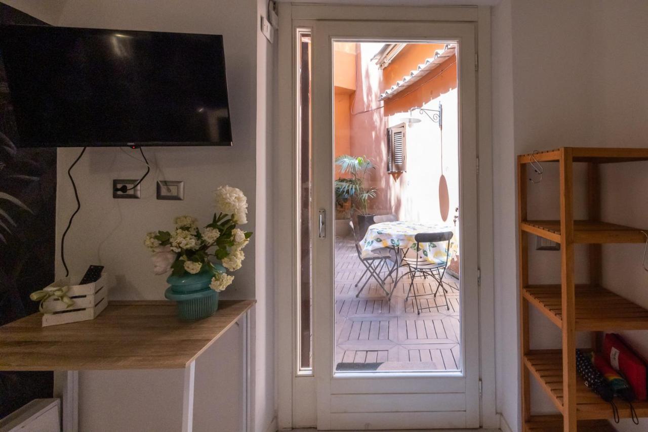 רומא Rione Monti Studio Apt With Private Garden מראה חיצוני תמונה